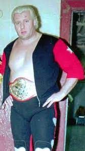 2022 INDUCTEE JOHNNY VALIANT